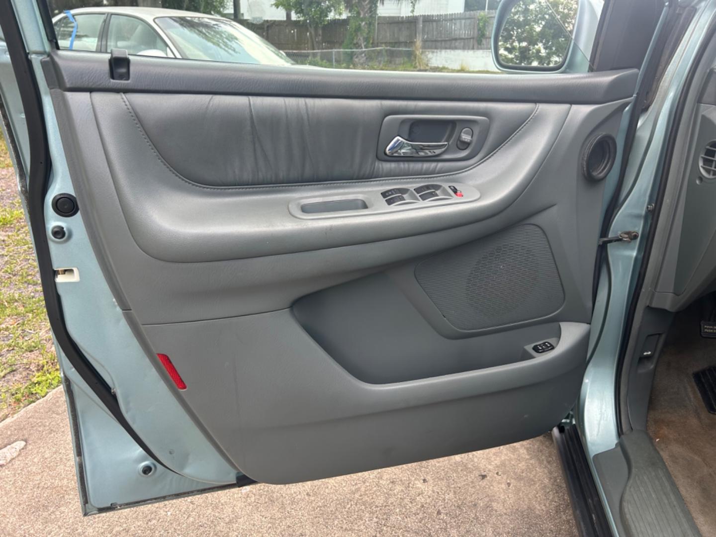 2004 Honda Odyssey (5FNRL18094B) , located at 1758 Cassat Ave., Jacksonville, FL, 32210, (904) 384-2799, 30.286720, -81.730652 - *****$2500.00 PLUS TAX, TAG, AND TITLE*****CASH SPECIAL!!!!! 2004 HONDA ODYSSEY EX 224,838 MILES 3RD ROW SEATING ICE COLD AIR CONDITIONING AUTOMATIC TRANSMISSION RUNS GREAT LEATHER ALLOYS CALL NOW @ 904-384-2799 DON'T WAIT!!! - Photo#6